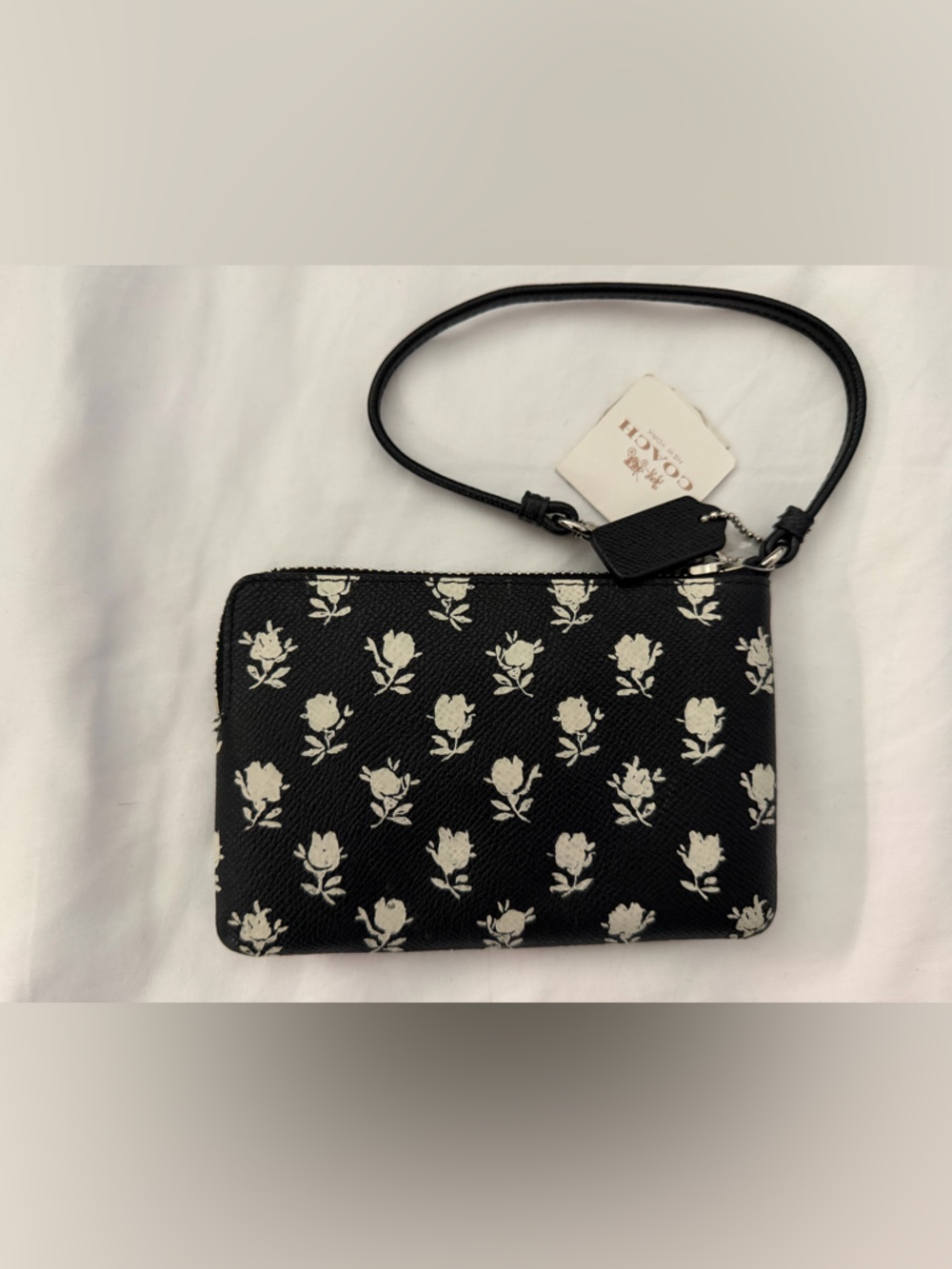 Coach - Badlands Floral Roses - Black White - Zip - Wristlet -  Wallet - Pouch - Picture 2 of 3